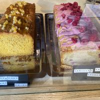 New cake with vanilla and raspberries: decent, but not as good as the other cakes at KLUTS in Utrecht