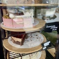 Pies Friday 27 March 2026. The pistachio raspberry pie is new and allright. I think it’s gluten-free, because the dough has a typical structure  at KLUTS in Utrecht