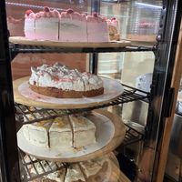 Pies on Thursday 4 June 2026: gluten-free raspberry/pistachio and strawberry white chocolate mousse, and regular lemon/blueberry and carrot cake.  at KLUTS in Utrecht