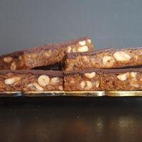 Vegan Snickers cookies at KLUTS in Utrecht