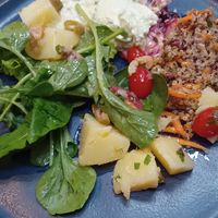 Prato montado no buffet de saladas at Alternativa Casa do Natural in Sao Paulo