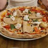 Vegitella with added burrata on top at A Gogò Pizzabar  in Mallorca