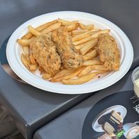 Fried seitan with fries at Ropogó Premier in Biatorbagy