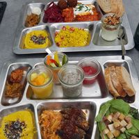 shakshuka breakfast & plant-powered breakfast at Oben in Vienna