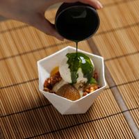 【ヴィーガンスイーツ】
抹茶蜜アフォガード風豆乳アイスパフェ 京白味噌ナッツグラノーラ添え at Niwa in Kyoto