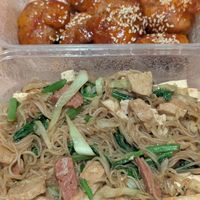 Seafood noodles and vegan chicken at D'Smile in 