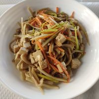 Ramens sauté au tofu aux légumes at Toutofu in Paris