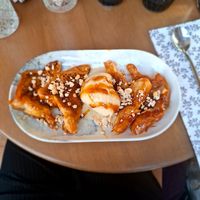 Pains perdus, qui sont plutôt des brioches caramélisées at Maora Restaurant - Batignolles in Paris