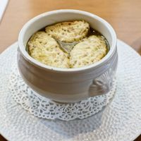 Onion soup at Maora Restaurant - Batignolles in Paris