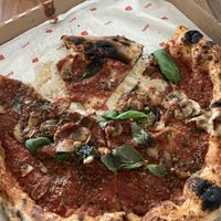 Vegane Pizza Marinara mit extra Pilzen  at Bolle Pizza Sandwiches – Ottensen in Hamburg