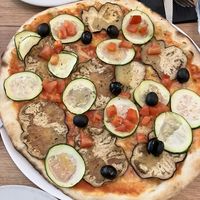 Pizza contadina con queso vegano  at Capriccio Italiano in Merida