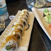 Roll con verdure e mango  at Nuii in Mariano Comense