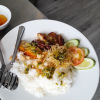 Com tam. Might contain eggs. Ask staff at Thiên Ý in Ho Chi Minh City