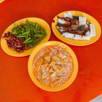 Foodie birdeye view at Kwan Tzi Zhai Vegetarian Cuisine 觀自齋 - Geylang in Central Singapore