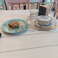Kaffee mit Bananenkuchen at Flower Café in Capo Dorlando