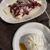 vegetable bao and rice noodle roll  at Lion City Dim Sum - Lau Pa Sat in Central Singapore