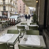 Exterior seating  at Fouad le Snack in Geneva