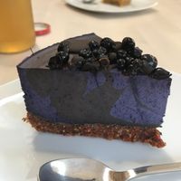 Raw Blueberry & Chocolate dessert at Delicious Raw by Gabriela Oltean in Brasov