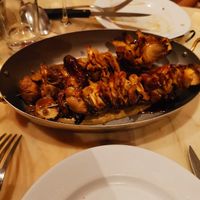 Brochettes laquées au feu, jus signature (Champignons) at Daimant Saint-Honoré in Paris