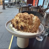 Whole roasted cauliflower   at Daimant Saint-Honoré in Paris