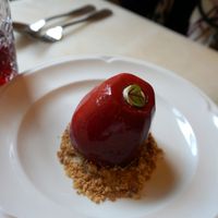 POMME D’AMOUR at Daimant Saint-Honoré in Paris
