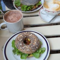 Veganer bagel at tanteleuk in Dresden