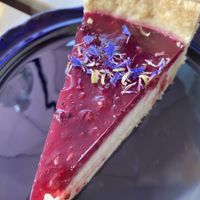 Himbeer cheesecake  at tanteleuk in Dresden