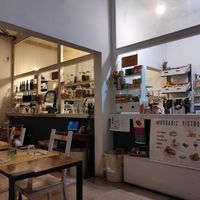 A cute organic bistro at Vitaminas24 in Rome