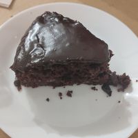 Chocolate and beet cake at Vitaminas24 in Rome