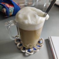 Pistachio latte at Montvenus in Montreuil