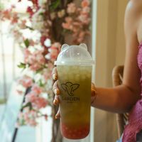 Lemonade with strawberry popping pearls  at Garden Boba in Granada