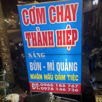 Sign out front  at Cóm Chay Thành Hiêp in Tam Quan