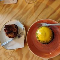 The piece de resistance - the most lemony tarta. And pretty good cafe tarta at Entre Pedras in Santiago De Compostela