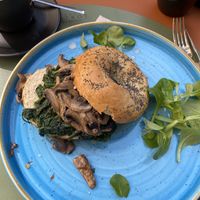 Spinach and mushroom bagel  at Avenue Bistrot in Como