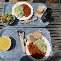 Vegan lunch with soup or salad at Vier Linden - Freiestrasse in Zurich
