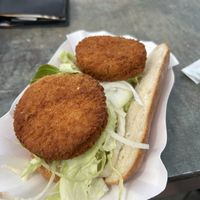 Vegane Fischfrikadelle im Brötchen   at Bistro "Zum Fischbäcker" in Norddorf