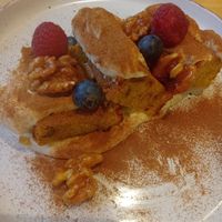 Tarta de zanahoria crema muy lograda at Nabati in Chapineria