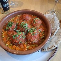 Tajín de albóndigas caseras. at Nabati in Chapineria