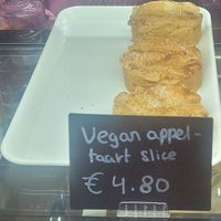 Vegan appeltaart at Sam's Bakery & Lunchroom in Gouda