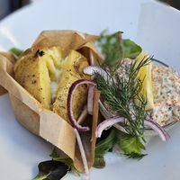 Baked potato with vegan skagen at Bergslagskonditoriet in Ludvika