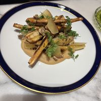 Panais au confit de céleri, confiture de poire et coing, miel au cumin noir, noix  at Noah in Krakow