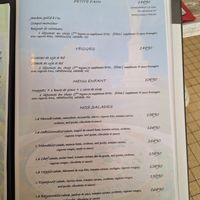 Menu zegt veggie, maar het is vegan. Ze kennen het verschil. at La Porte Oubliée in Chatillon-sur-marne