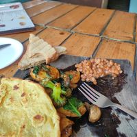 Vegan breakfast at Cafe Sunshine in Kasol