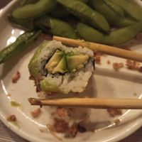 Huramaki modificato: tolto il salmone resta avocado e granella di cipolle at Kaori Japanese Restaurant in Varedo