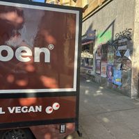 Foodtruck steht da, aber im Laden ist nun ein anderer Pächter drauf  at doen doen® kebap - Stuttgart Süd in Stuttgart