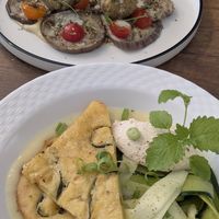 Main dishes at CURIEUSES  in Dijon