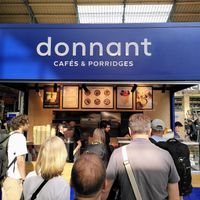 Food Stand at Donnant - Gare du Nord  in Paris