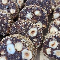 Dates/sesame   at Ornina Châtelain in Brussels