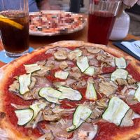 Pizza Vegano (auf meinen Wunsch ohne Paprika)  at Da Mario & Sons in Malcesine