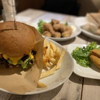 漢堡加炸物  at AIN SOPH.Soar in Tokyo